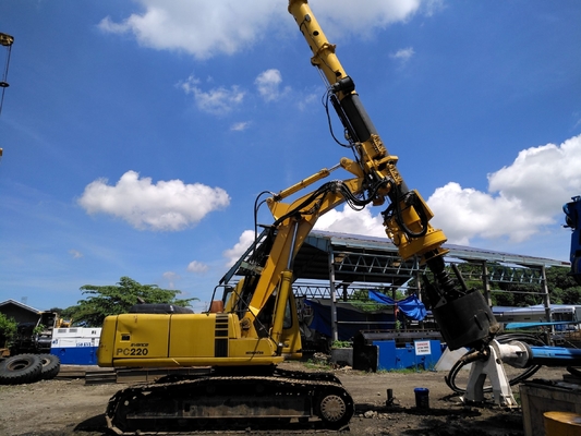 รถขุดแปลงสิ่งที่แนบมากับแท่นขุดเจาะโรตารี KR50 พร้อมแชสซี Caterpillar