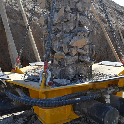 เครื่องตอกเสาเข็มไฮดรอลิคคอนกรีต Rock Breaker Digger For 8t Excavator 400mm