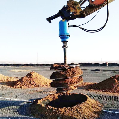 สกิดสเตียร์แนบน้ําหนัก 6T ไฮดรอลิก แผ่นดิน Auger Excavator Digger เครื่อง 75mm ตาราง