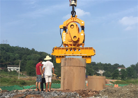 รถขุดตอกเสาเข็มไฮดรอลิกติดตั้ง ไวโบร ค้อน สำหรับเครนหยาบ 300KW