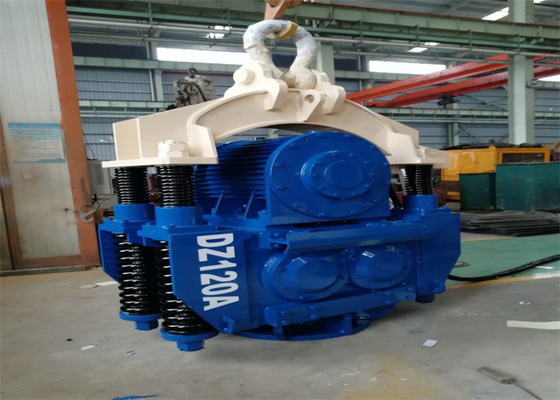10.5mm 600NM ไฟฟ้า ไวโบร ค้อน Crane 70t รถขุดติดเครนติดตั้งเครื่องตอกเสาเข็มแบบสั่นสะเทือน